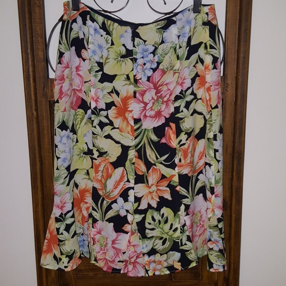 Talbots pure silk floral skirt - Picture 4 of 8